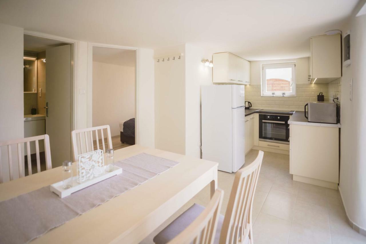 Eleven Apartman House Кестели Екстериор снимка
